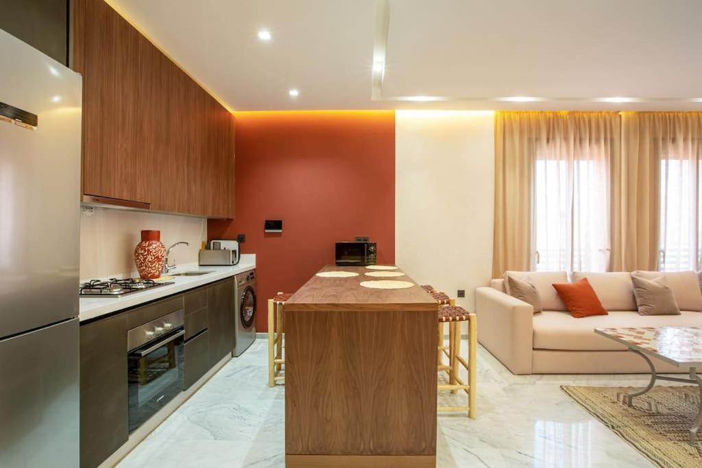 Apartment Brand New And Stylish Location *